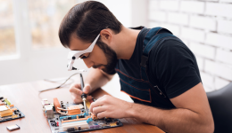 ?未來電子元器件行業(yè)如何借力客服外包高效出海？