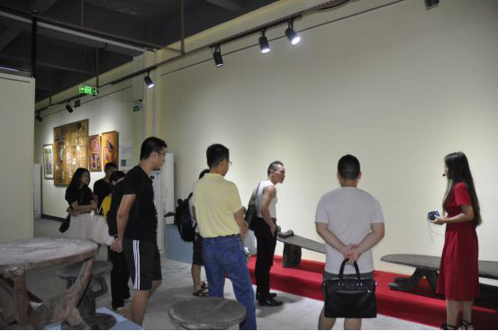 在貌似“沉寂”了两三年以后，Amanbo重新归来