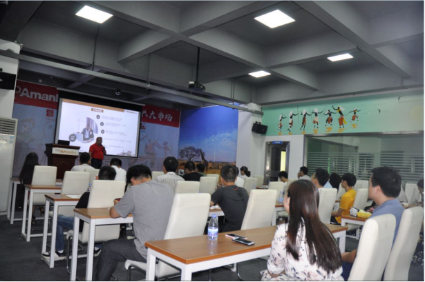 在貌似“沉寂”了两三年以后，Amanbo重新归来