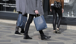 H&M、Zara等快时尚品牌线下吃不消，逃至线上转型谋自救
