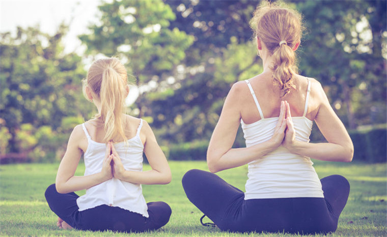服装趋势：运动休闲风和街头风服饰已成为消费者青睐的日常单品