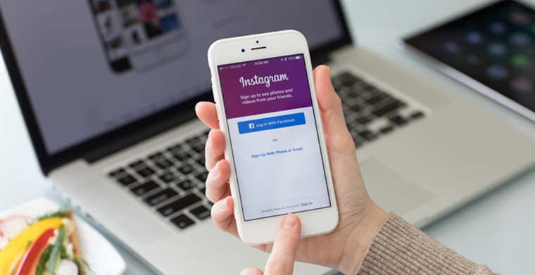 如何利用Instagram Story的小工具将流量推送至个人网站？