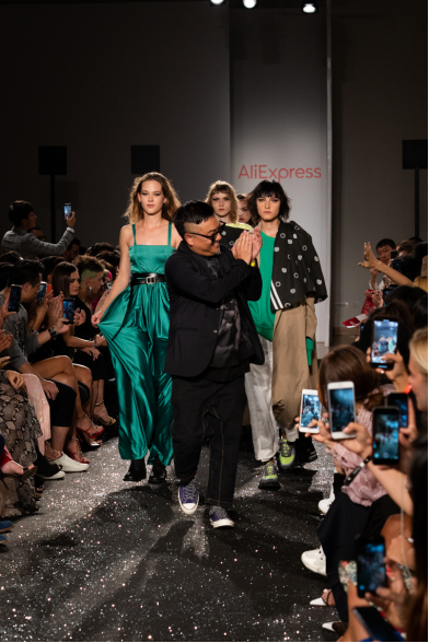 阿里巴巴全球速卖通璀璨亮相米兰时装周，全球网红参与展现社交电商新势能