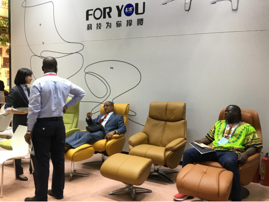 广交会采购商到会形势面临压力，出口企业“御寒”自有门路