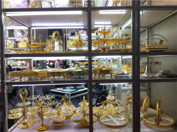 直击126届广交会：圣诞派对用品火爆，“皇家器皿”吸睛