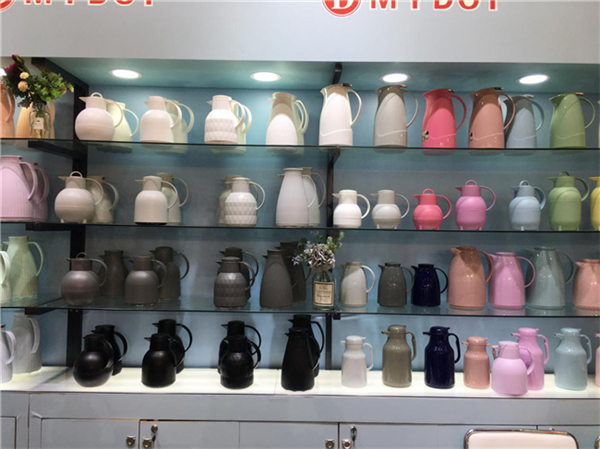 直击126届广交会：圣诞派对用品火爆，“皇家器皿”吸睛