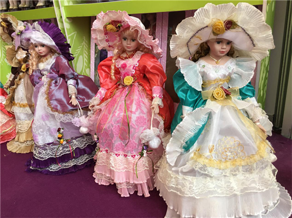 直击126届广交会：圣诞派对用品火爆，“皇家器皿”吸睛