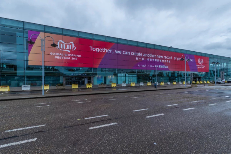 全球物流业进入“天猫双11”时间，千架飞机万吨货轮一触即发