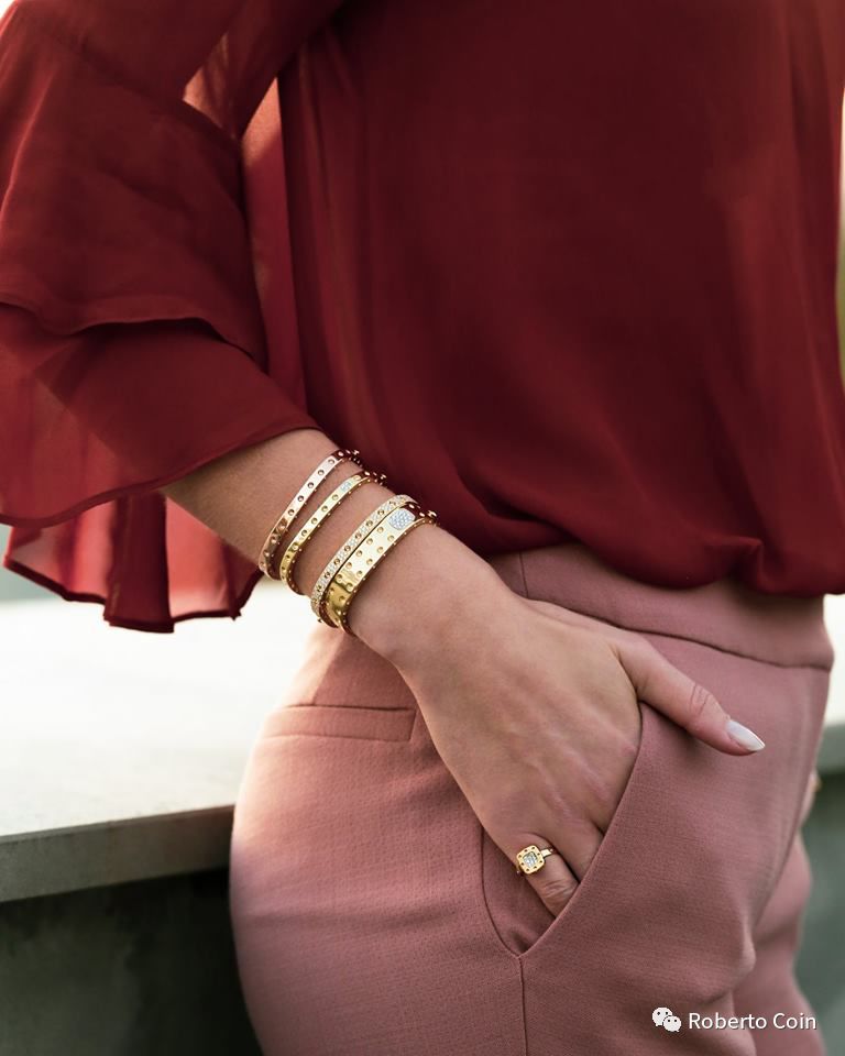 具有复古魅力的未来主义系列