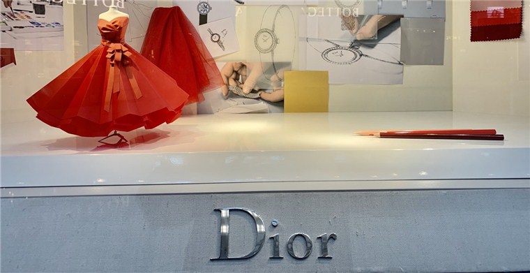 Dior瞄准日本奢侈品电商市场,与时俱进推出电商平台