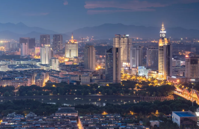 今年6月19日,义乌市政府与阿里巴巴集团签署ewtp战略合作协议,双方将