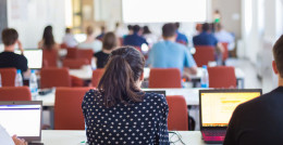 如何通过独立站,满足国外用户对DIY商品的定制需求