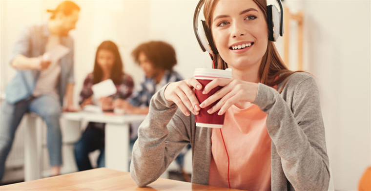 白色背景产品图显得生硬没说服力？试试用生活方式图片增添listing活力