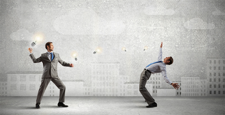 亚马逊对上沃尔玛，竞速战火花四溅，谁将更快一步？