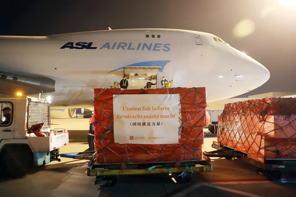 马云对话白岩松：保障物流很艰难，抗疫就是该花钱的地方