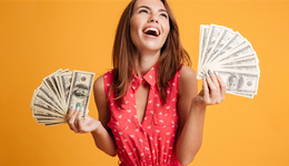 她是如何做到23岁月入4万美金？