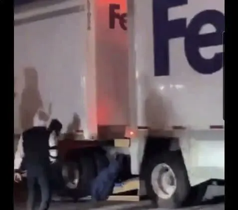 货代做妖！大批量卖家货柜在深圳海关被查扣，FedEx和UPS征收临时附加费