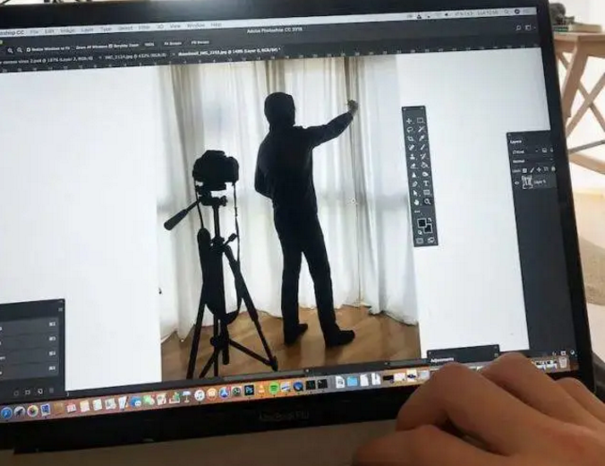 一场疫情过后，歪果人都成了在窗户上作画的艺术家