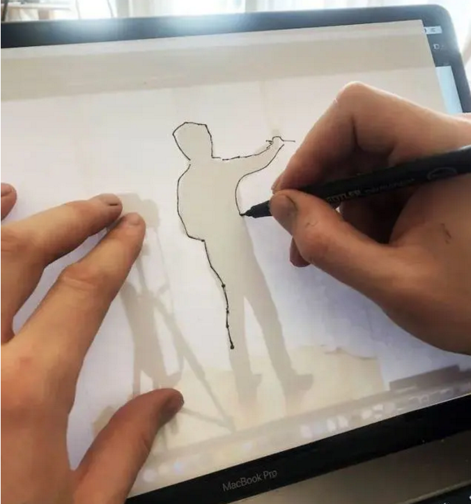 一场疫情过后，歪果人都成了在窗户上作画的艺术家