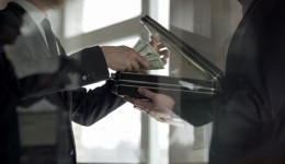 沒(méi)錯(cuò)，“黑錢(qián)”是這樣洗白白的！你要小心了