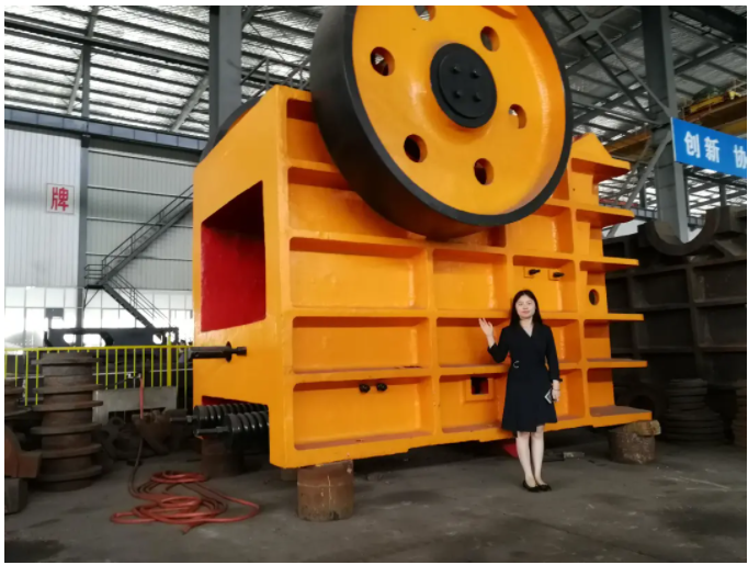 河南90后妹子闯非洲，卖淘金机械，被抢劫围堵，终成机械大王 