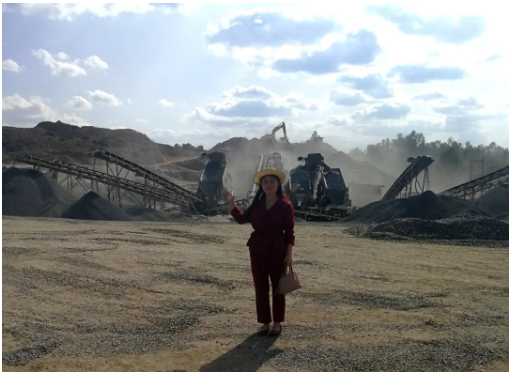 河南90后妹子闯非洲，卖淘金机械，被抢劫围堵，终成机械大王 