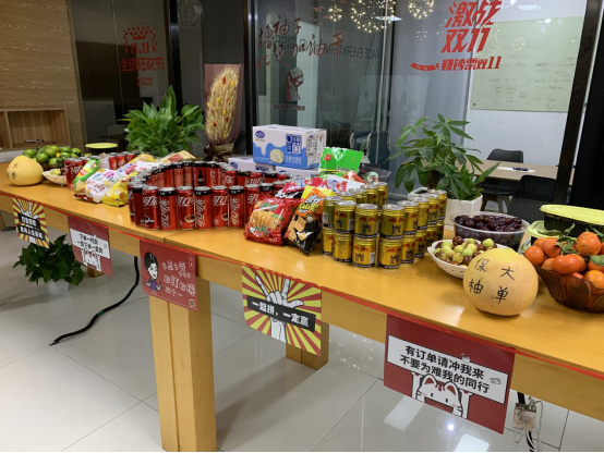 铁打的“爆单王”！4小时破百万，首日GMV超230万美元，双11她两招精准创收