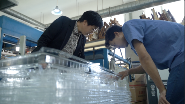 一次性快餐包裝出口連續(xù)8個月正增長，阿里國際站女廠長自學(xué)英語直播年賺5000萬！