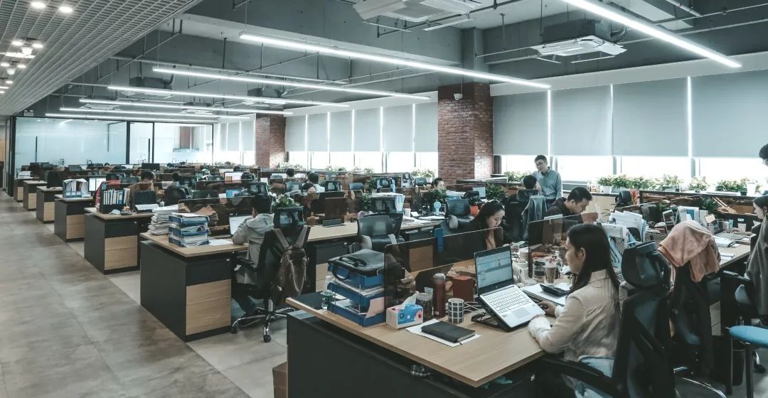 不敢相信！国牌耳机通过亚马逊年销千万, 狂涨400%，连周杰伦都入股了！