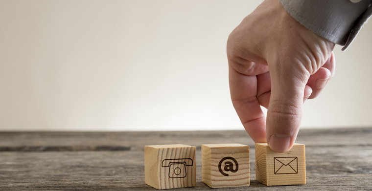 如何找博客媒体外链以及开发联系方式