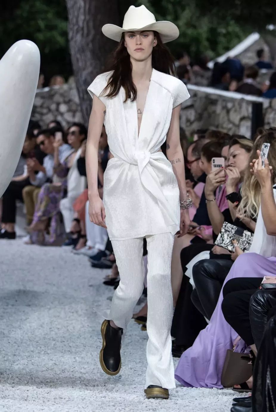 时尚新发现 | 美国买家的秋季衣橱C位之争，给你带来了多少商机？