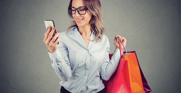 日本时尚秘闻 | 海边一件平平无奇小马甲，售价居然近1300元？