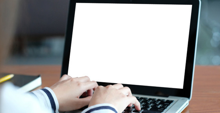 新加坡成最新拥堵港，Airwallex收购UniCard，德迅全年核心利润增长了53.5%。